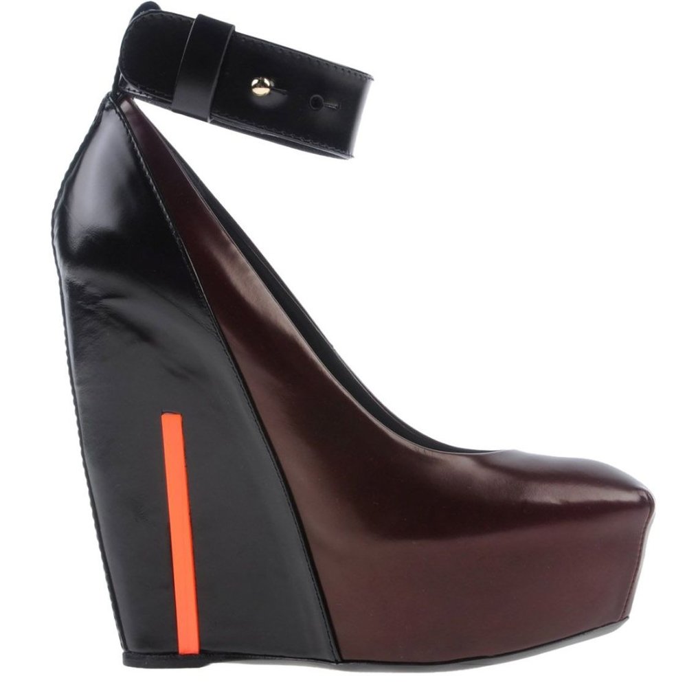NIB Kenzo  burgundy leather ancle‎ strap wedge shoes